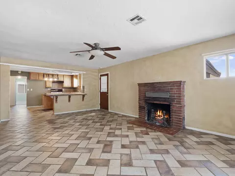 38231 15th St E, Palmdale, CA 93550 photo 9