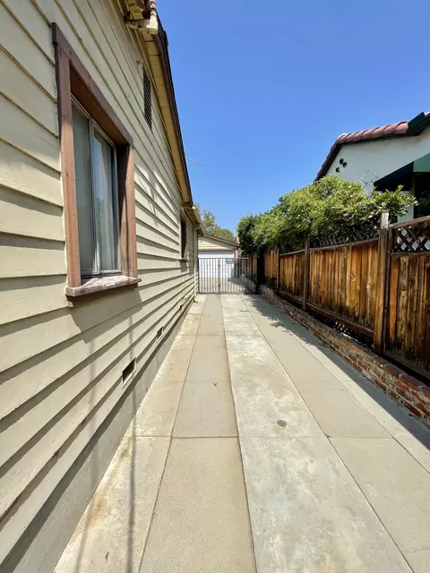 393 Allendale Rd, Pasadena, CA 91106 photo 9