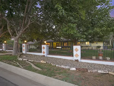 34312 Martingale Ln, Acton, CA 93510 photo 4