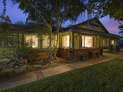 34312 Martingale Ln, Acton, CA 93510 photo 1