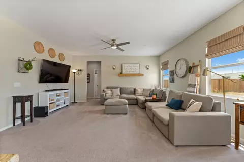 3536 Mount Whitney Ave, Rosamond, CA 93560 photo 8
