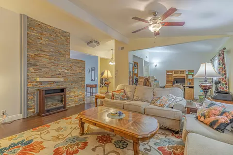 45911 Kingtree Ave, Lancaster, CA 93534 photo 7