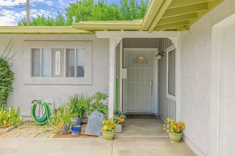 45911 Kingtree Ave, Lancaster, CA 93534 photo 2