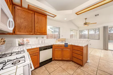 2627 Avoca St, Lancaster, CA 93535 photo 10