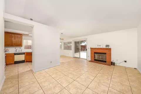 2627 Avoca St, Lancaster, CA 93535 photo 9