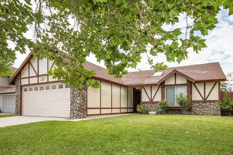2627 Avoca St, Lancaster, CA 93535 photo 2