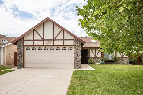 2627 Avoca St, Lancaster, CA 93535 photo 1