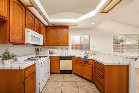 2627 Avoca St, Lancaster, CA 93535 photo 12