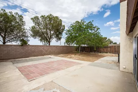 2627 Avoca St, Lancaster, CA 93535 photo 18
