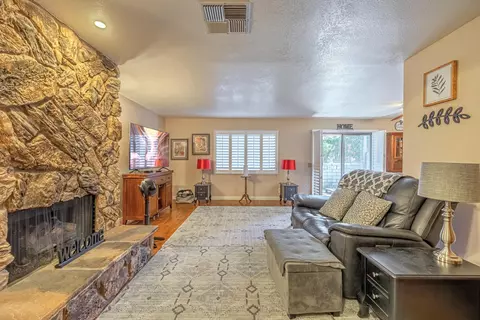 216 Eagle Ln, Palmdale, CA 93551 photo 6