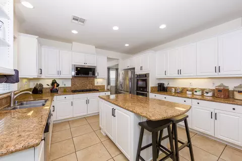 44221 Raven Ln, Lancaster, CA 93536 photo 10