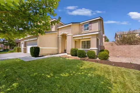 44221 Raven Ln, Lancaster, CA 93536 photo 2