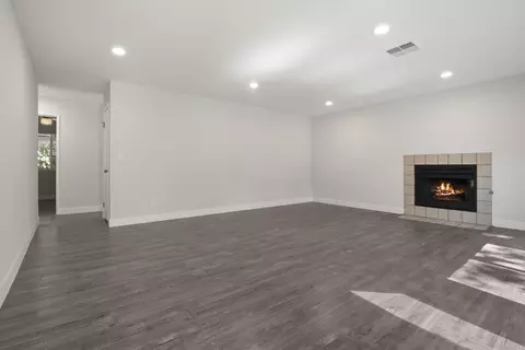 43833 20th St E, Lancaster, CA 93535 photo 3