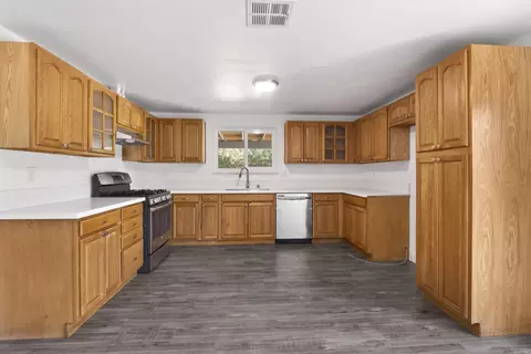 43833 20th St E, Lancaster, CA 93535 photo 5