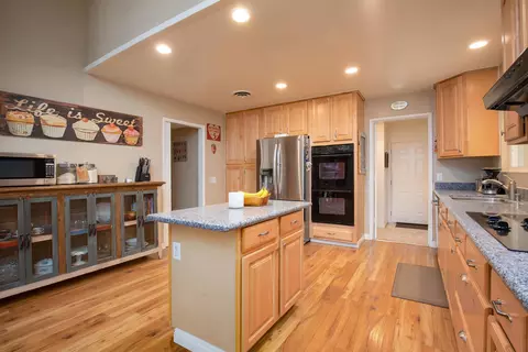 2562 Marcella St, Lancaster, CA 93536 photo 7