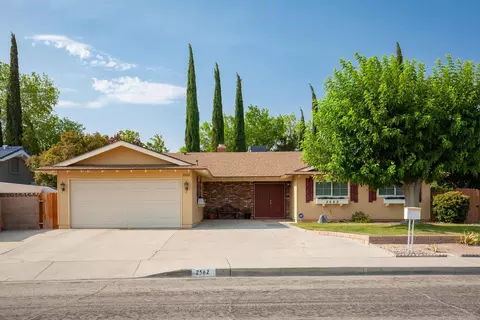 2562 Marcella St, Lancaster, CA 93536 photo 2