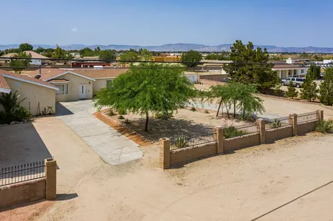 3124 Avenue H E, Lancaster, CA 93535 photo 1