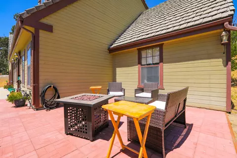 30151 Garces Ct, Tehachapi, CA 93561 photo 8