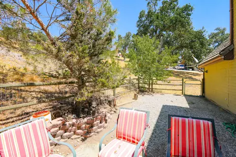 30151 Garces Ct, Tehachapi, CA 93561 photo 11