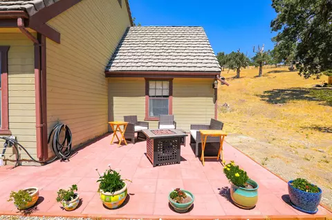 30151 Garces Ct, Tehachapi, CA 93561 photo 6