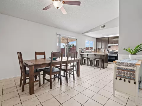 37490 Sheffield Dr, Palmdale, CA 93550 photo 6