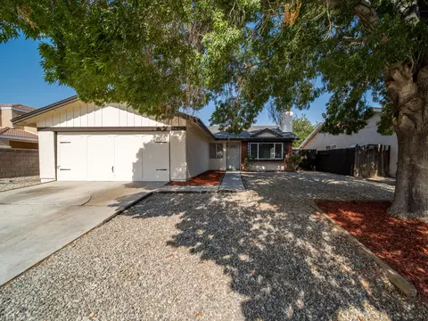 44844 12th St E, Lancaster, CA 93535 photo 2