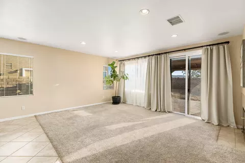 36501 Dewdrop Ct, Palmdale, CA 93552 photo 14