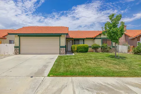 43239 27th St W, Lancaster, CA 93536 photo 2