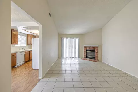 43239 27th St W, Lancaster, CA 93536 photo 3