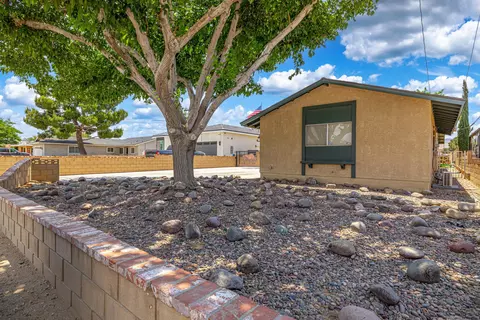 5330 Ave L8 W, Lancaster, CA 93536 photo 3