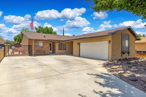 5330 Ave L8 W, Lancaster, CA 93536 photo 1