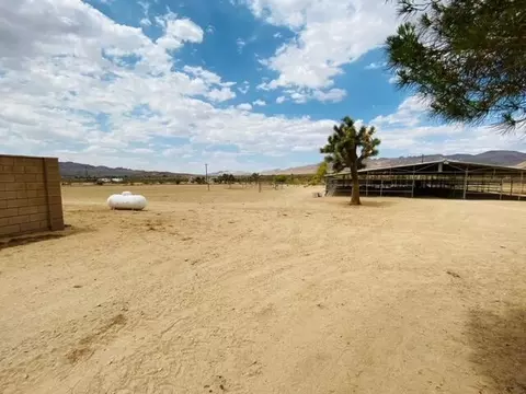 27232 Cahuilla Rd, Apple Valley, CA 92307 photo 21