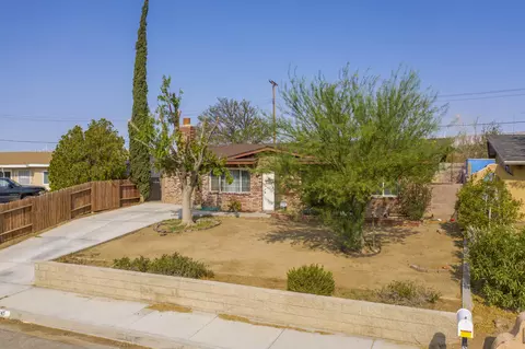 3245 Gregory Dr, Mojave, CA 93501 photo 2