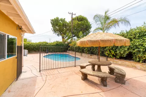 1047 Meda Ave E, Glendora, CA 91741 photo 18