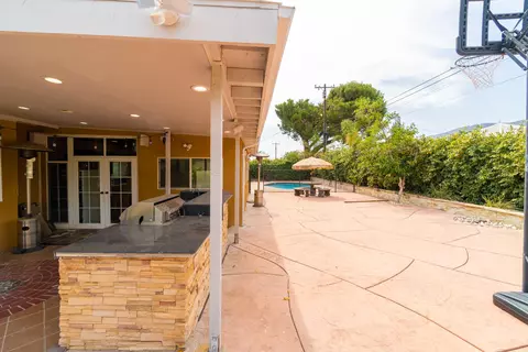 1047 Meda Ave E, Glendora, CA 91741 photo 17