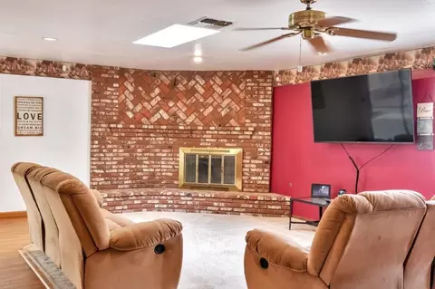 44843 Lorimer Ave, Lancaster, CA 93534 photo 3
