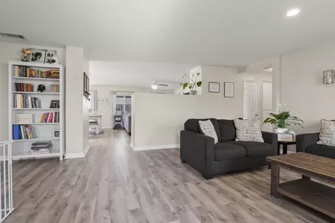 6139 Treehaven Ct, Lancaster, CA 93536 photo 2