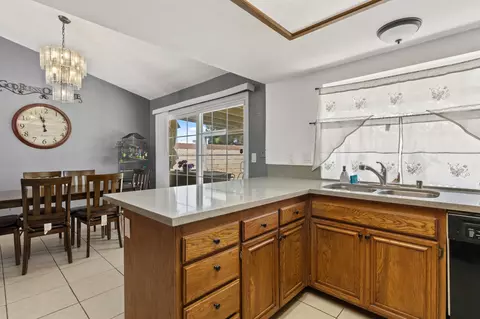 711 Trixis Ave, Lancaster, CA 93534 photo 8