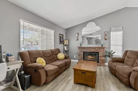 711 Trixis Ave, Lancaster, CA 93534 photo 3
