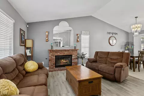 711 Trixis Ave, Lancaster, CA 93534 photo 5