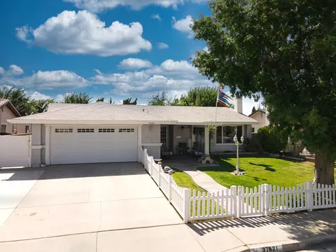37621 28th St E, Palmdale, CA 93550 photo 1