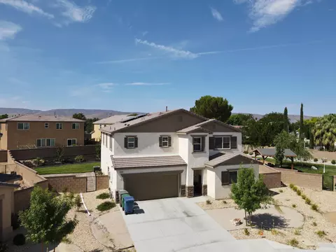 44123 Chaparral Dr, Lancaster, CA 93536 photo 2