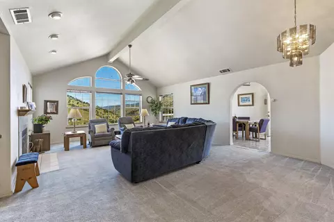 19800 Pine Ridge Dr, Tehachapi, CA 93561 photo 3