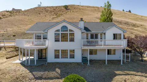 19800 Pine Ridge Dr, Tehachapi, CA 93561 photo 1
