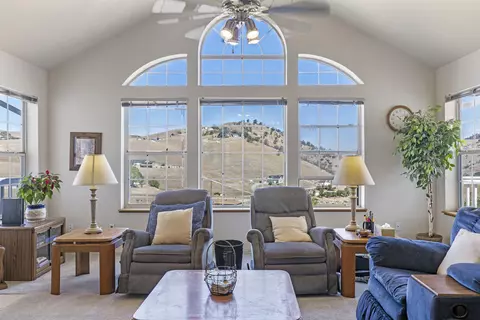 19800 Pine Ridge Dr, Tehachapi, CA 93561 photo 5