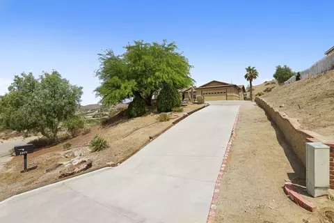 2071 Galloping Way, Acton, CA 93510 photo 2