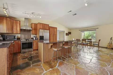 2071 Galloping Way, Acton, CA 93510 photo 10