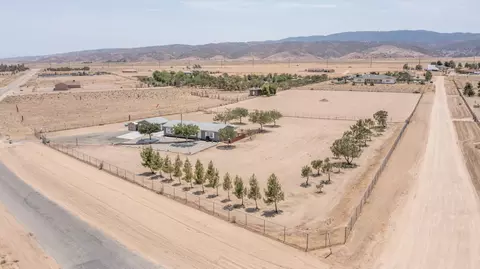 25744 La Petite Ave, Lancaster, CA 93536 photo 10