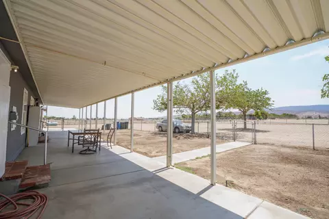 25744 La Petite Ave, Lancaster, CA 93536 photo 8