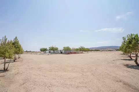 25744 La Petite Ave, Lancaster, CA 93536 photo 39